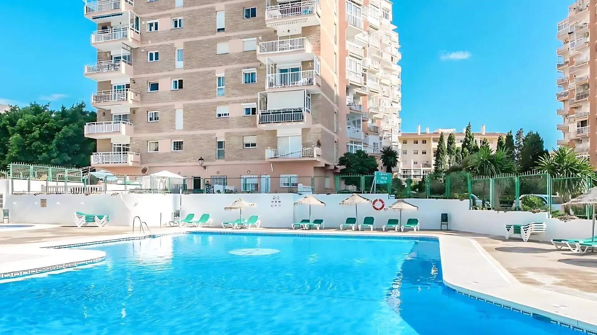 Cozy Studio With Pool Acuario Benalmadena Apartment