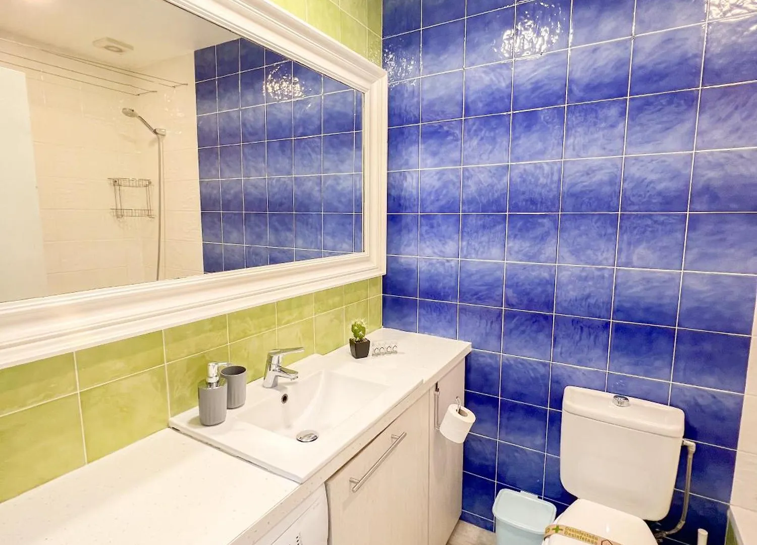Cozy Studio With Pool Acuario Benalmadena 0*,  Spain